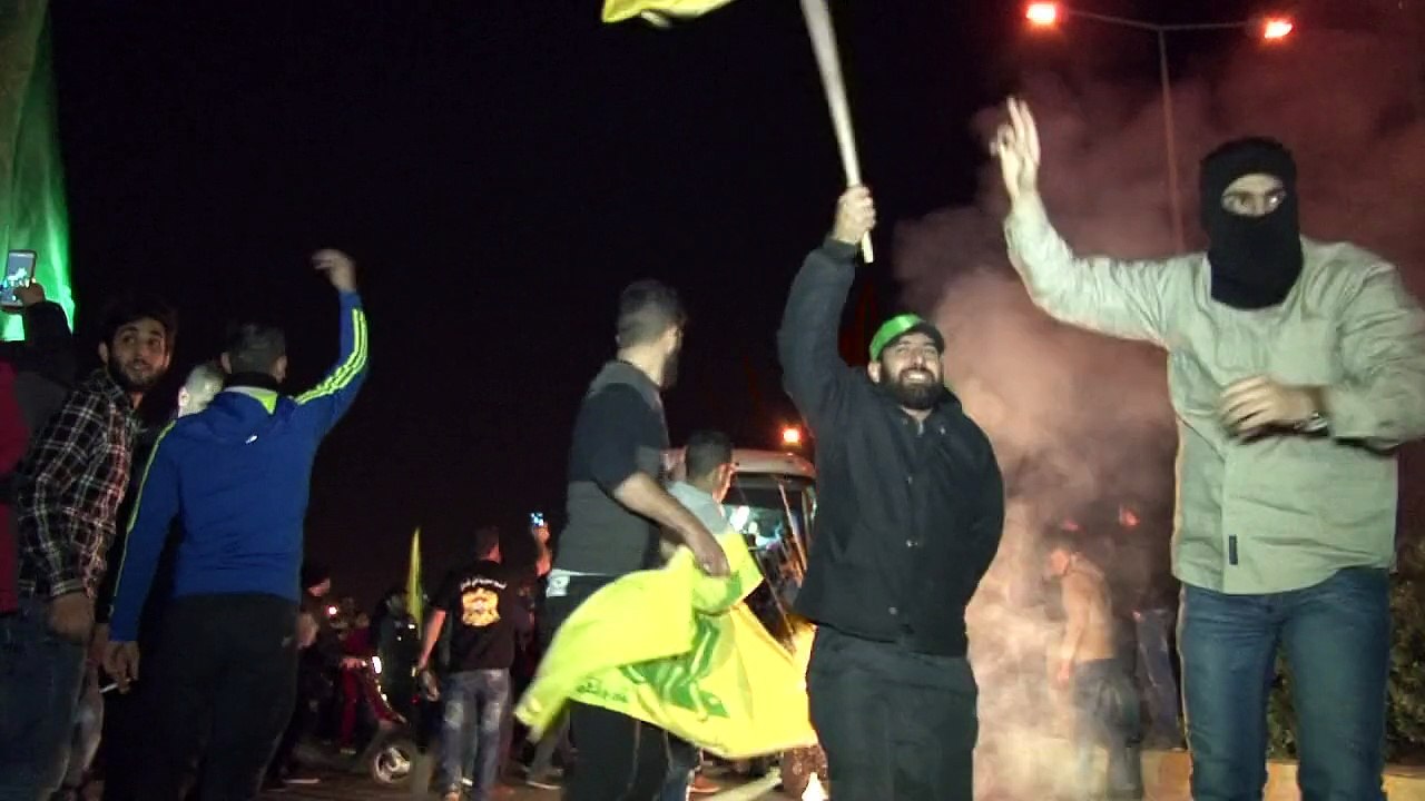 Convoy of evacuated Syria rebels crosses into Lebanon