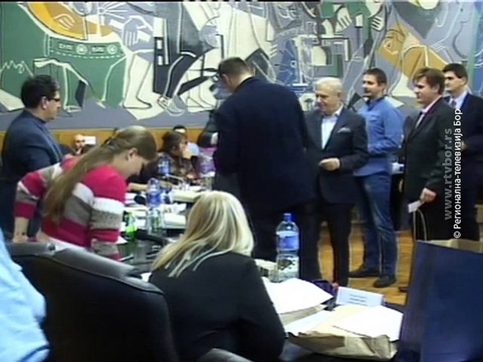 16. i 17. sednica SO Bor: Novi predsednik SO Bor, budžet i novi direktori, 29. decembar 2015. (RTV Bor)