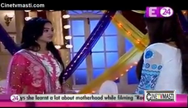 Party mein Swara ne ki Sanskar ki GirlFriend Kavita se Badtmeezi jis se Sanskar hua Gussa 29th December 2015 Swaragini