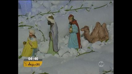 DF: Família transforma apartamento em presépio gigante