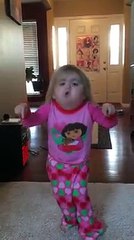 Mira a esta pequeña niña cantar "You Belong With Me" de Taylor Swift