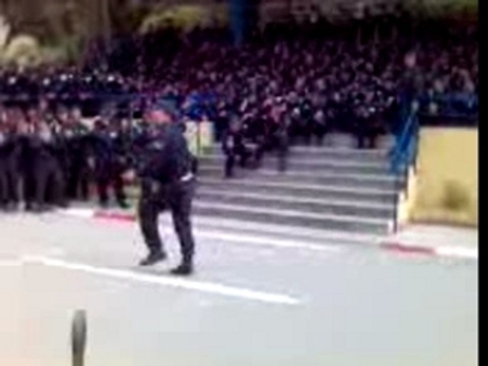 الضحكLa Police ‎