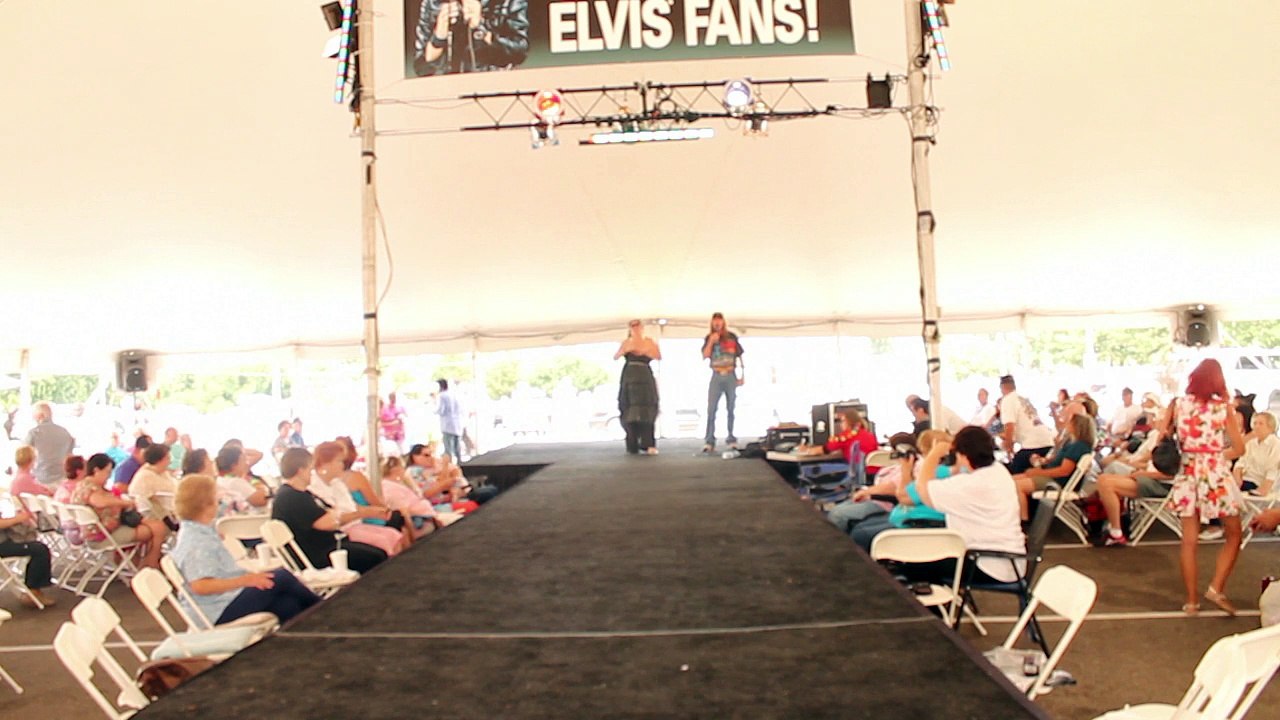 Steve Diltz and Kathy Goodwin perform 'I'm So Lonesome I Could Cry' Elvis Week 2014