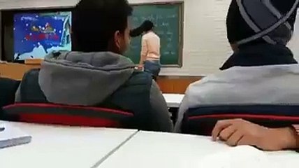Some Pakistani students in China turned jingle bell in Jeevay Pakistan