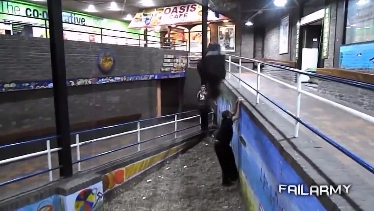 Parkour/Freerun Fails Compilation || FailArmy