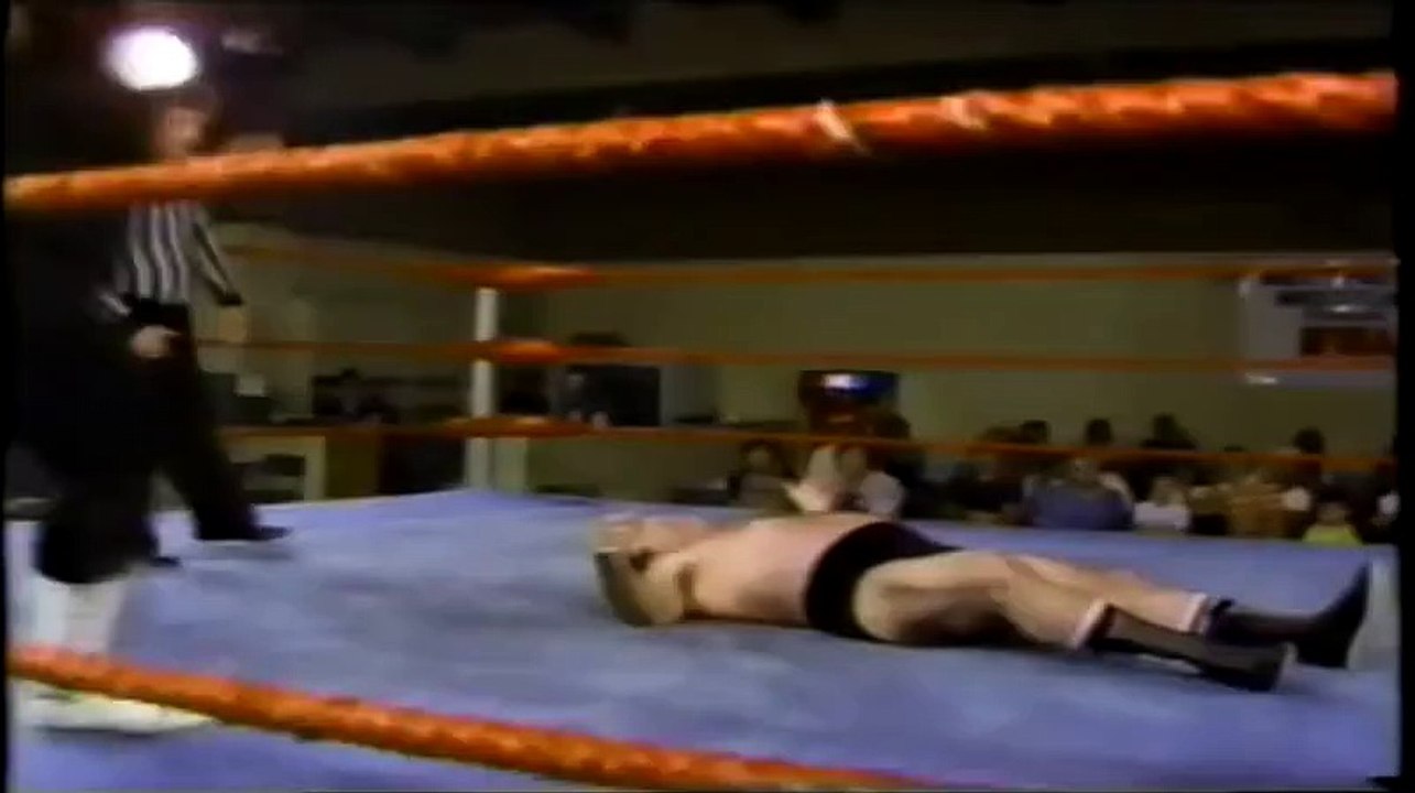 _Bulldog_ Bob Brown vs Mountain Lou