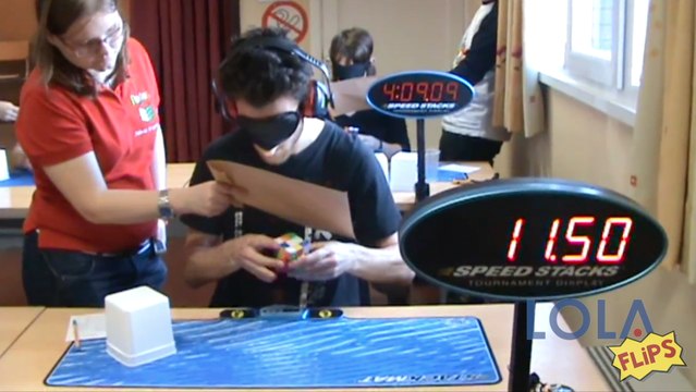 Man Solves Rubik's Cube Blindfolded in 27 Seconds!