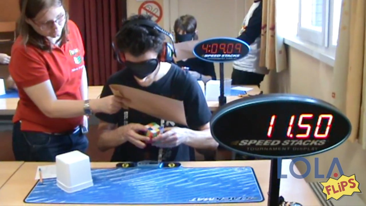 Man Solves Rubik's Cube Blindfolded in 27 Seconds!