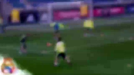 Genial rabona de Cristiano Ronaldo en el entrenamiento del Real Madrid • 2015