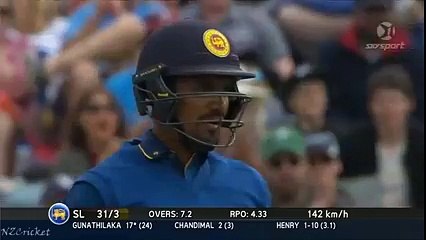 MitcheMitchell Santner's great catch to dismiss Danushka Gunathilaka - NZ vs SL 2nd ODI 2015