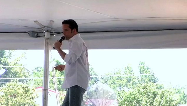Dwight Icenhower sings 'I Gotta Know' Elvis Week 2007
