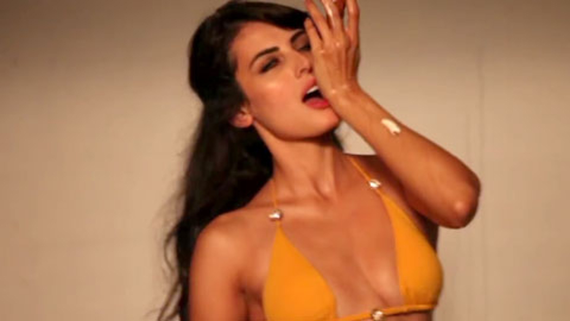 Darshan Sex Videos Come - Bigg Boss 9 â€“ Mandana Karimi's HOT Photoshoot For Kyaa Kool Hai Hum 3 -  video Dailymotion