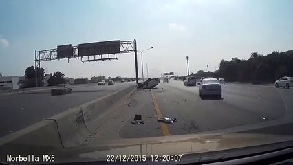 شاب تعمُّد صدم سيارة و قلبها بعد كوبري الدوحة بالدمام