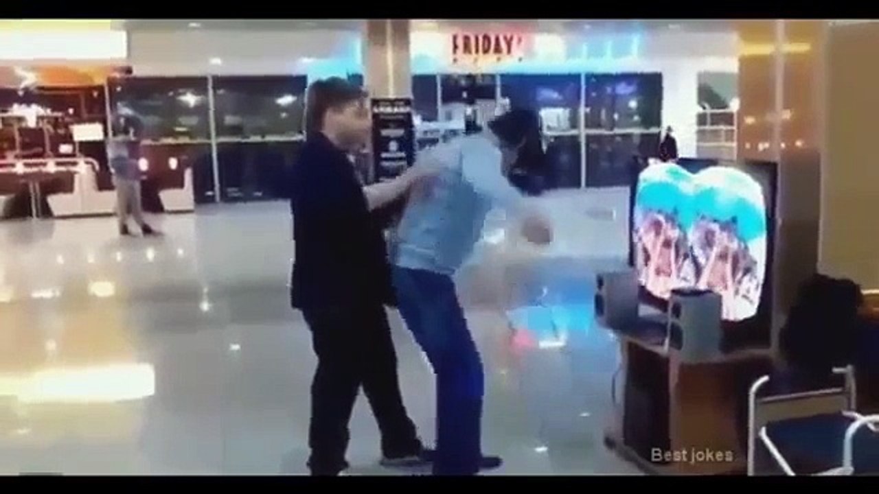 Приколы на пляже Это необъяснимо, Новые Приколы, Шутки, Смешные ролики Юмор! Прикол! Смех