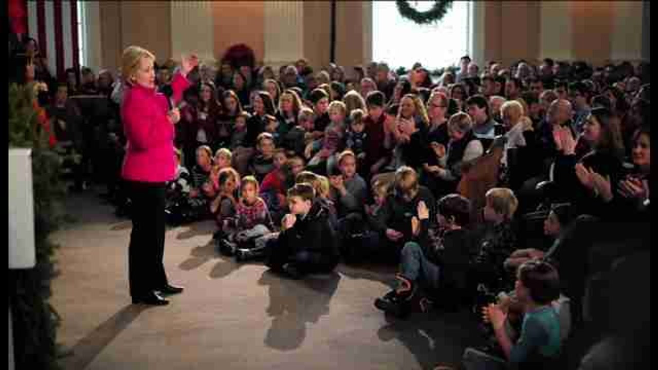 Clinton critica a los republicanos por su posición sobre control de armas y cambio climático