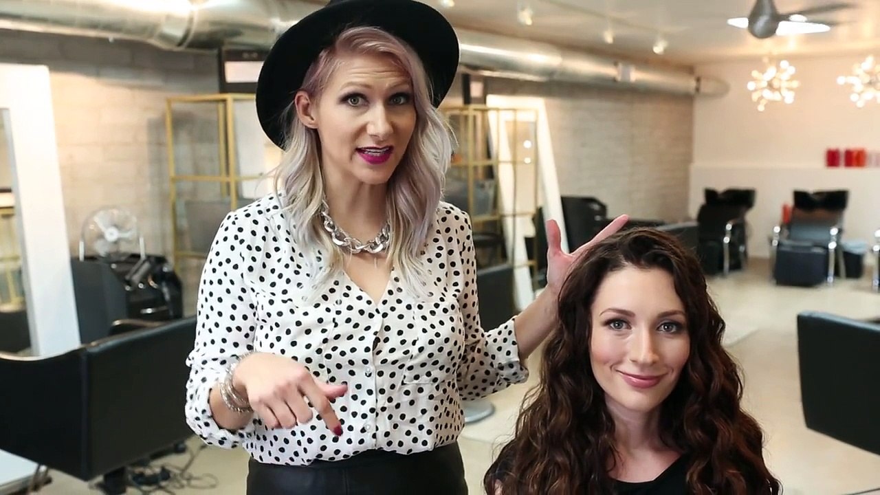 How To:Curly Romantic Updo