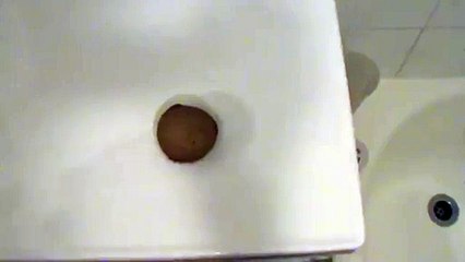 How to Eat a Cupcake, Like a Gentleman | FOODBEAST LABS