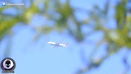 WTF? Commercial Jet Completely STOPS In Mid Air! 11/24/2015