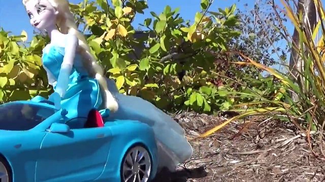 ride on car DISNEY FROZEN ELSA DRIVES CAR - RC car toys and POWER WHEELS Ride on car for kids