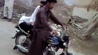 Very Funny Stunt on Bike