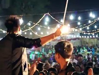 selfie time with fans video by honey raaj (  Saqlain Abbas )www.facebook.com/honeykingofficial