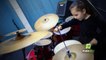 A 5 ans, elle reprend Master Of Puppets de Metallica à la batterie !