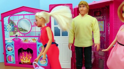 Frozen CASTLE HUNTERS Disney Princess Anna and Kristoff New Barbie Dreamhouse DisneyCarToy