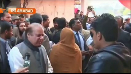 Nawaz Sharif Tezabi Totay - Nawaz Sharif meeting with Sabzi Seller!