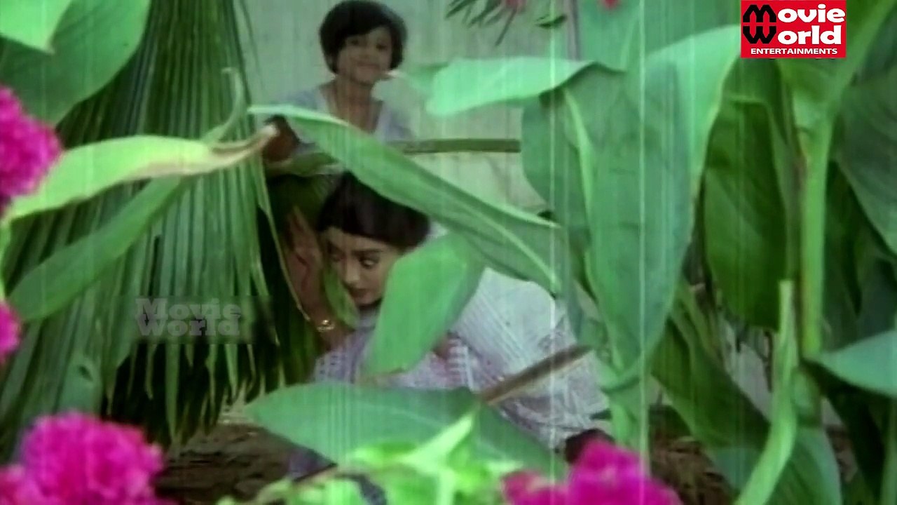 Malayalam Classic Movies | Onathumbikkoroonjal | Bharath Gopi $ Rameswari Love Scene | [HD]