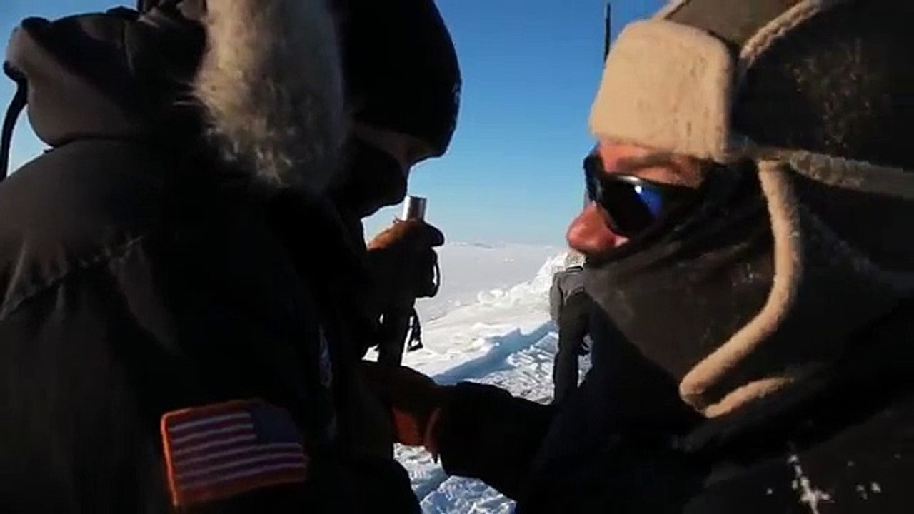 American submarine stuck in the Russian ice