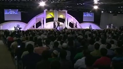 People convert to Islam with Dr Zakir Naik