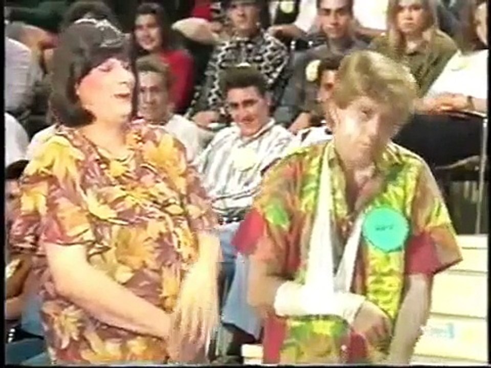 Martes y 13, mi mujer me pega y me gusta.