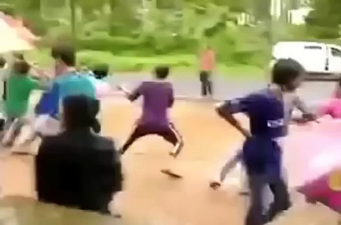 KERALA FUNNY ACCIDENTS VIDEOS INDIA - INDIAN FUNNIEST ACCIDENT CRASHES COMPILATION