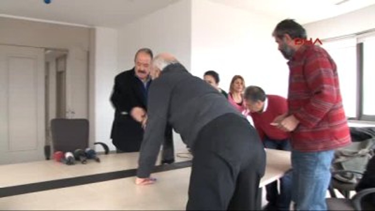 İlhan Cavcav "Ben Ne Peygamberim Nede Yatır!...