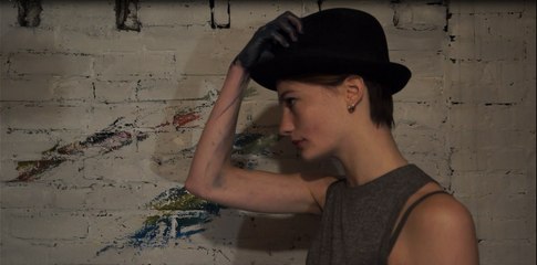 Je suis un chapeau sur la tête