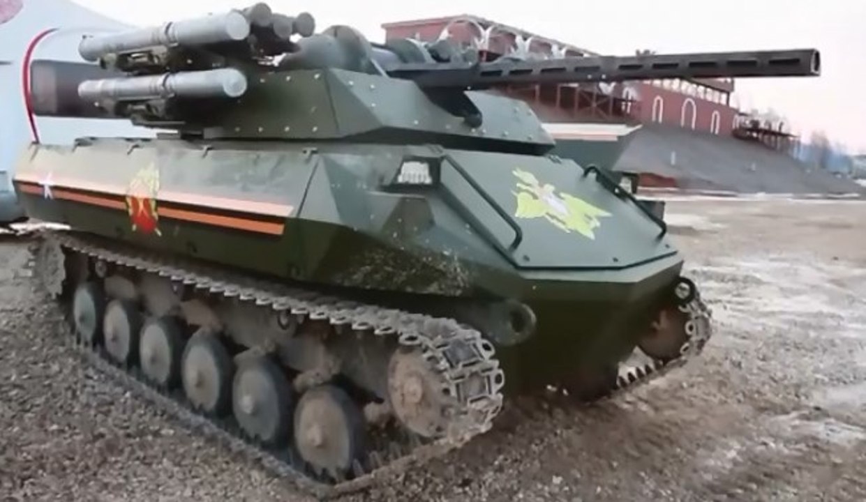 Боевой многофункциональный робототехнический комплекс 'Уран-9'