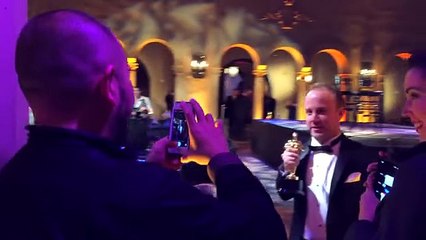 Guy Walks Around Hollywood With A Fake Oscar, Getting Treated Like A King