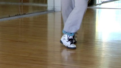 Steps for the Charleston Dance : Dance Lessons