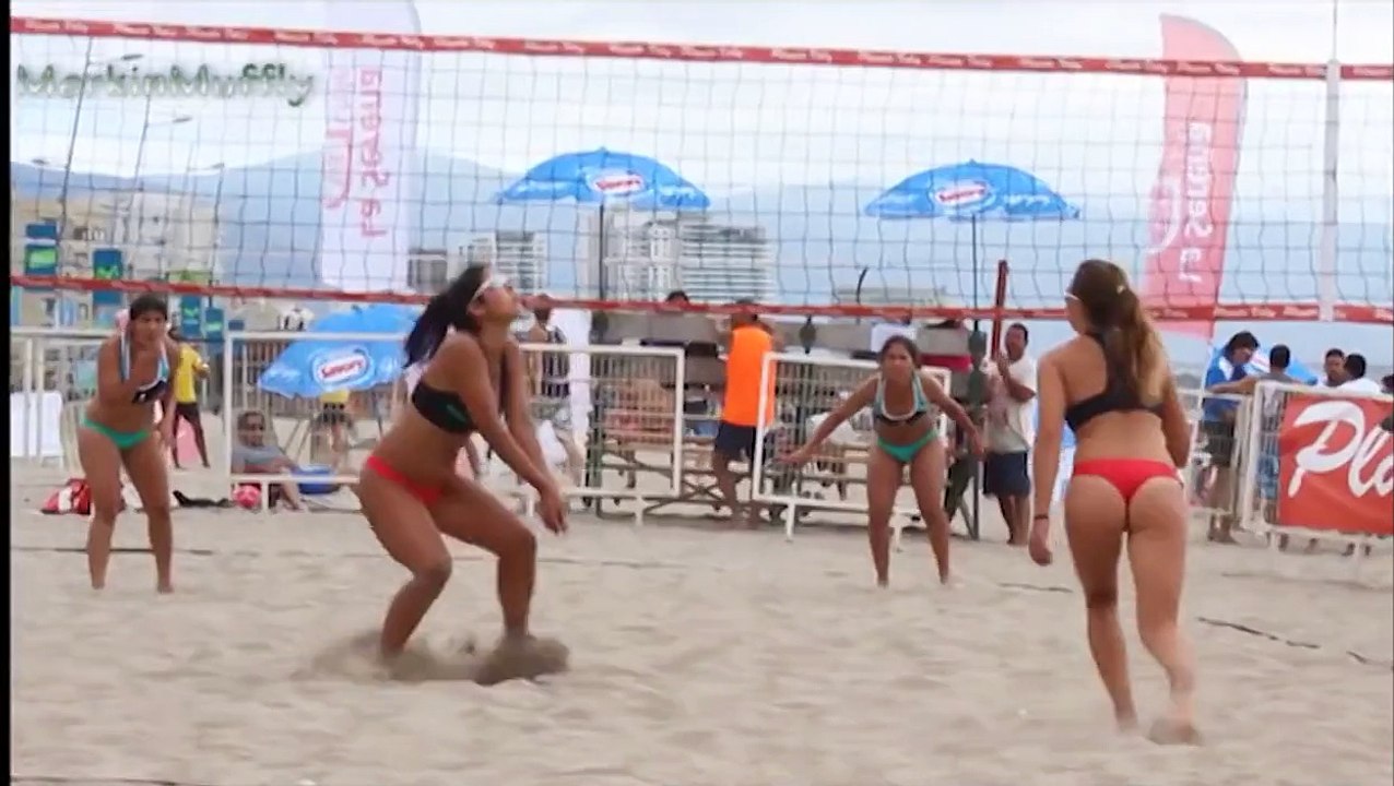 Latina Beach Vollebyall Girls nice Volley