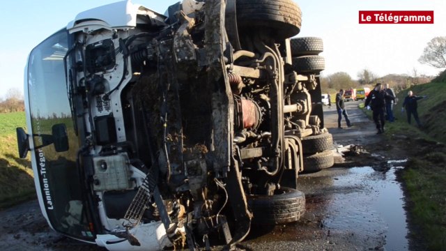 Lannion. Un camion-poubelle se couche sur la chaussée, trois blessés