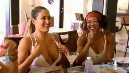 (720pHD): WWE Total Divas