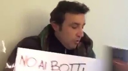 No botti sì biscotti. L'appello di Flavio Insinna