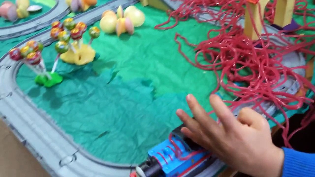 Thomas The Tank Engine And Friends Thomas and Friends Toys - Thomas Train on Candy Island!