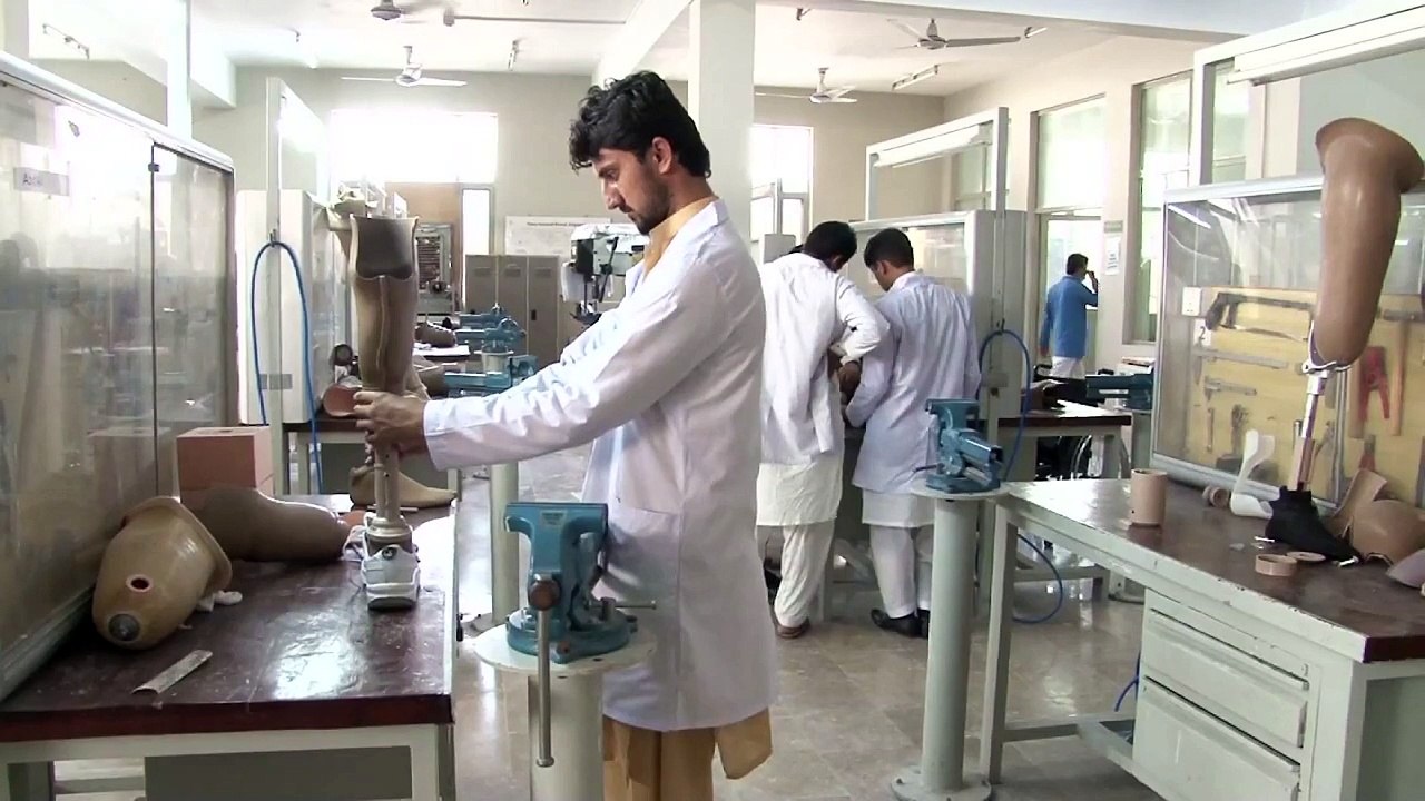 Mit Prothesen in ein neues Leben: Hilfe für Terror-Opfer