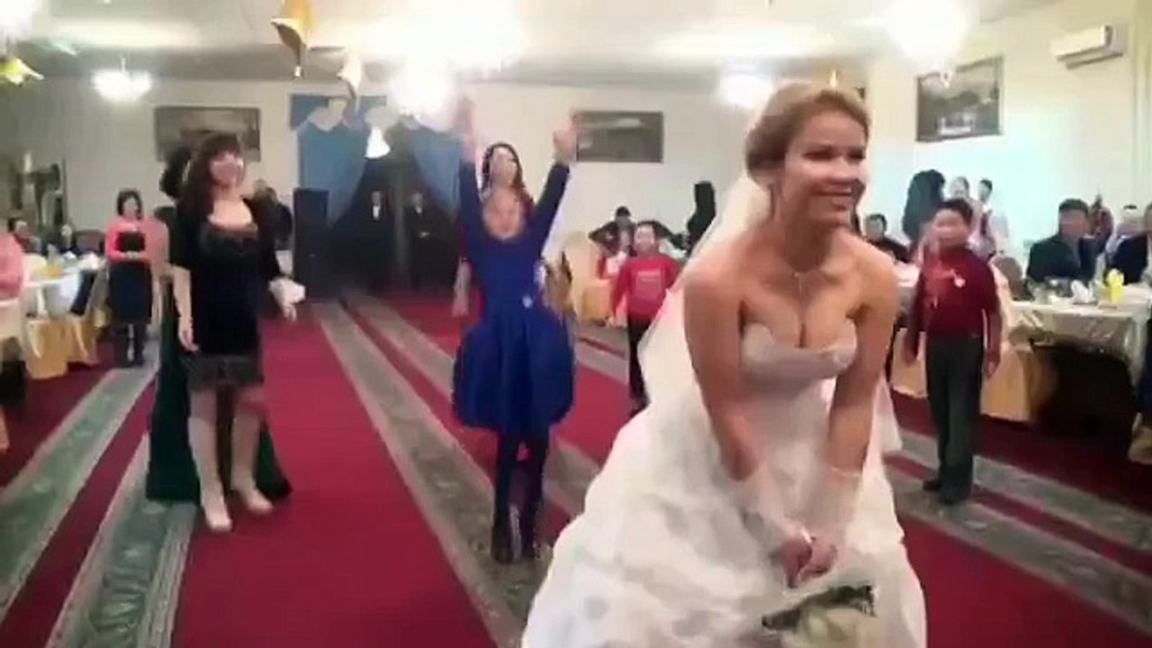 ПОЗОРИЩЕ НА СВАДЬБЕ! . Не в этом счастье, девушки