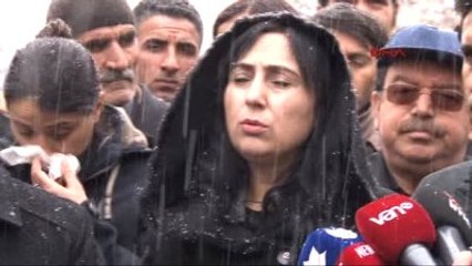 Diyarbakır? da İzinsiz Yürüyüşe Müdahale Edildi; 3 Polis Yaralandı-2