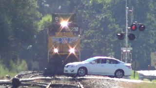 8-27-14 7:00 PM UP power leads NS 22Z EB through Austell Ga.