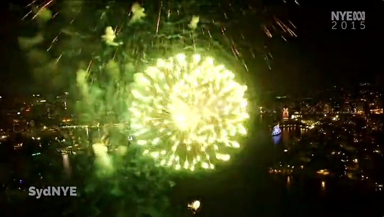 2015 DEC 31 - NYE Fireworks MIDNIGHT - Sydney AUSTRALIA