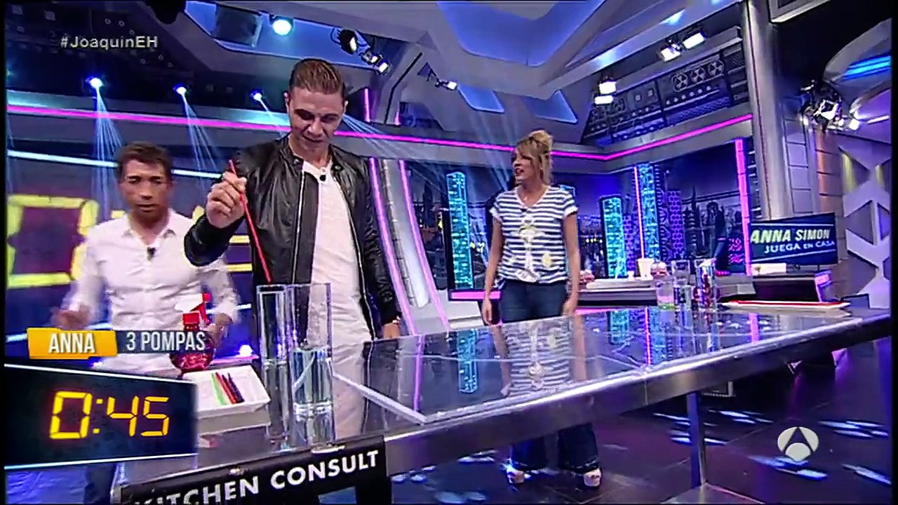 Anna Simón se da un baño muy verde con su mayordomi El Hormiguero 3.0