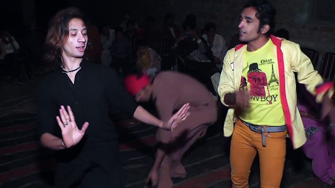 HOT DESI PUNJABI DANCE MUJRA IN WEDDING